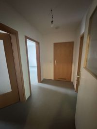 2,5 Zimmer mit Balkon – Ihr neues Zuhause in Rheinhausen - Flur