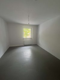 Modernisierte 3,5-Zimmer-Wohnung in Duisburg-Rheinhausen - Schlafzimmer