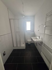 Modernisierte 3,5-Zimmer-Wohnung in Duisburg-Rheinhausen - Badezimmer