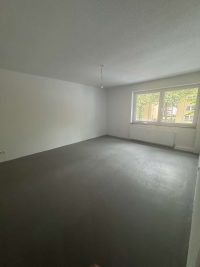 Modernisierte 3,5-Zimmer-Wohnung in Duisburg-Rheinhausen - Wohnzimmer