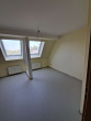 Gemütliche 2,5 Zimmer Dachgeschosswohnung - Duisburg Rheinhausen - Wohnzimmer