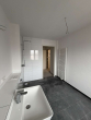 Erstbezug! Sanierte 3,5 Zimmerwohnung Wohnung 9 - Badezimmer